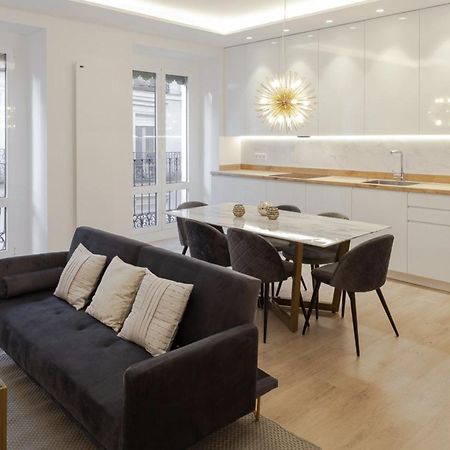 Апартаменты Elegant Retreat In City Center Рим Экстерьер фото